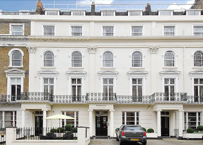 Hyde Park International Hotel London